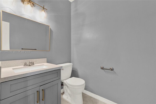 Building Photo - 1637 SE 30th St