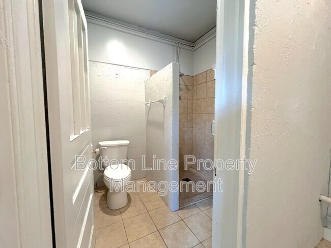 Building Photo - 714 S Franklin St