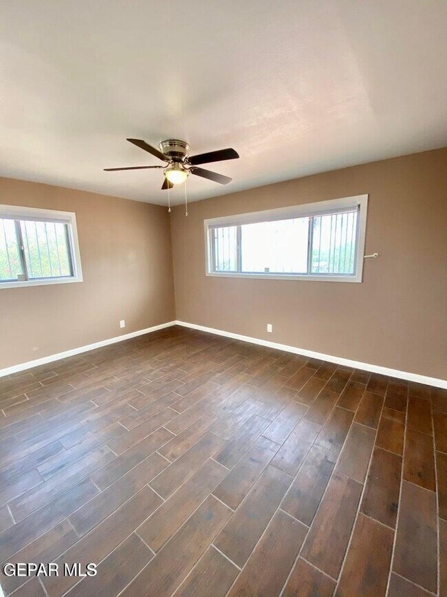 Building Photo - 3213 El Morro Rd