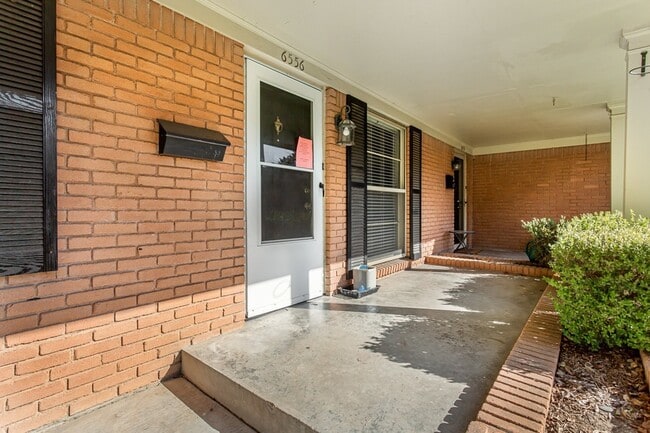 Building Photo - 6556 St Moritz Ave