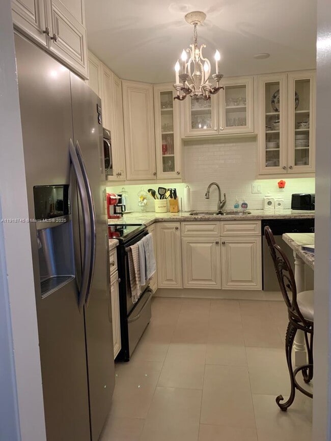 Building Photo - 625 Biltmore Way