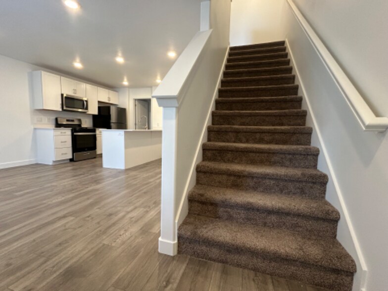 Building Photo - 3933 Orinda Dr