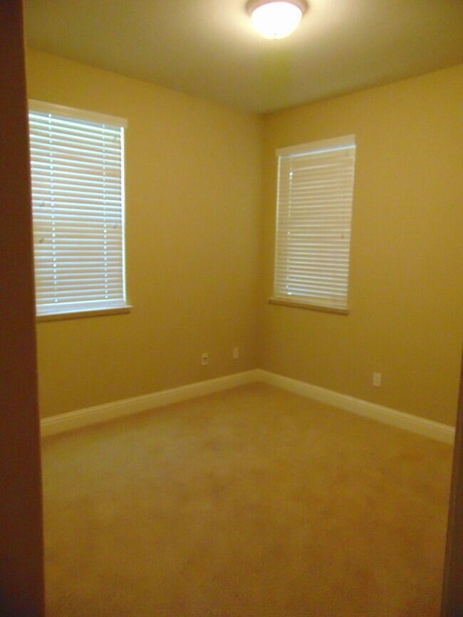 Building Photo - Beautiful 3 bed 2 Bath Home in Mountain House
