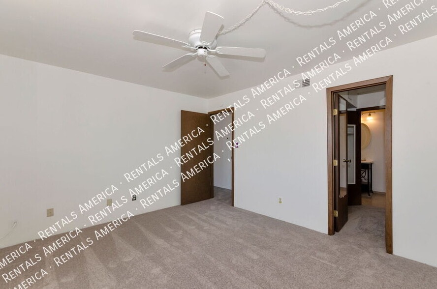Building Photo - 6332 N Barcelona Ln