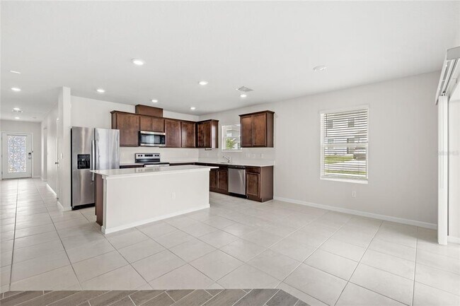 Building Photo - 1575 Aspen Ave