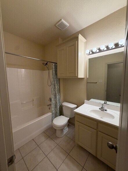 Building Photo - 5801 Swords Dr