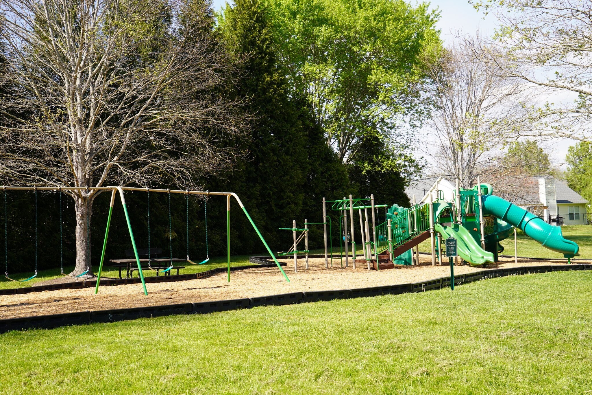 Building Photo - 334 Wildbriar Rd