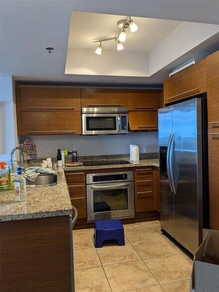 Building Photo - 2681 N Flamingo Rd
