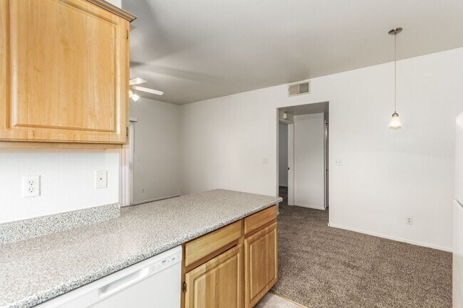 Building Photo - HCVP considered!  SAHARA & SLOAN AREA/ GAT...