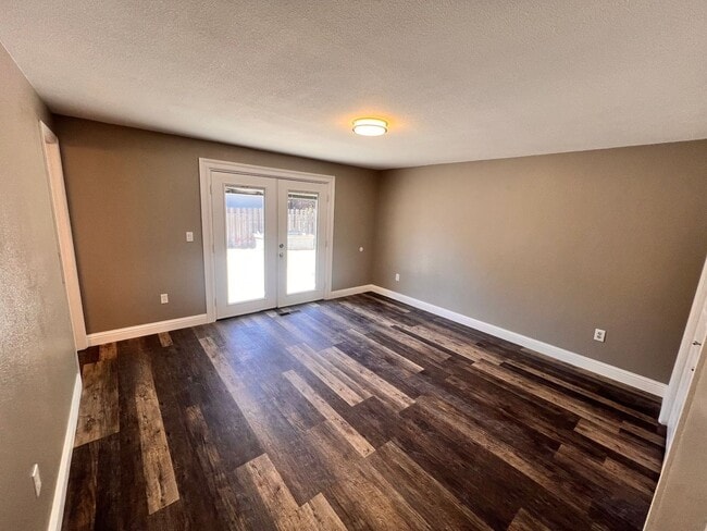Building Photo - Nicely renovated 3 bedroom home!