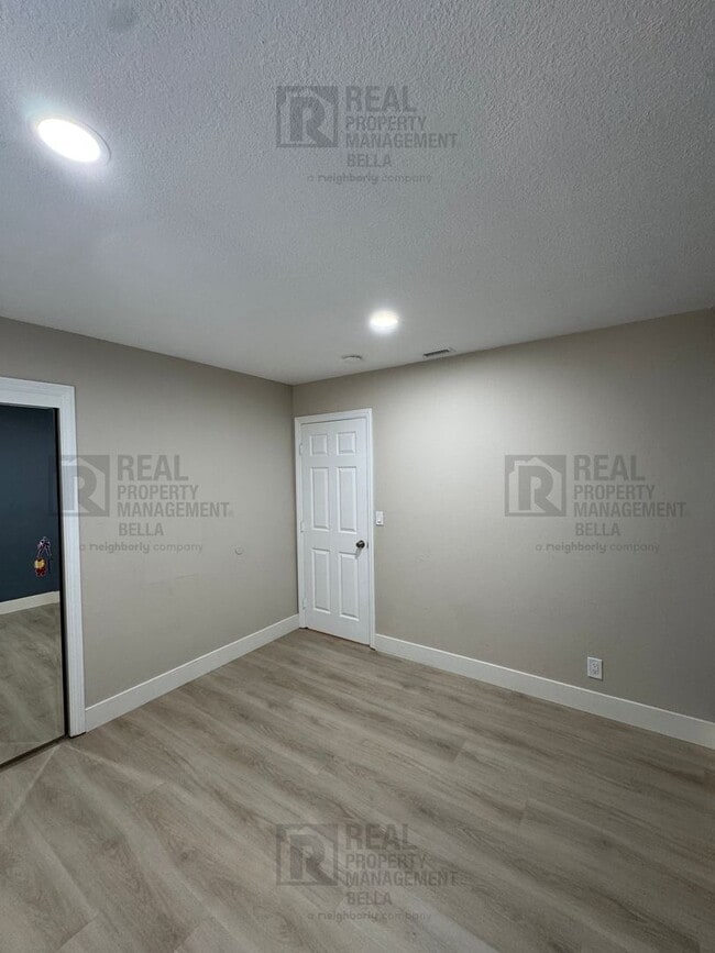 Building Photo - Remodeled Single-Story Corner Lot Home wit...