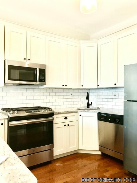 Building Photo - 12 Chelsea St