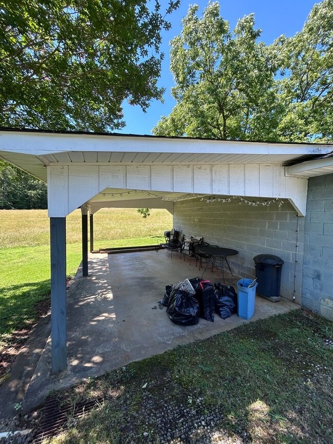 Building Photo - 1706 Danenhower Rd