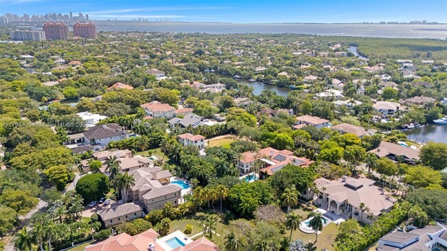 Building Photo - 8112 Los Pinos Cir