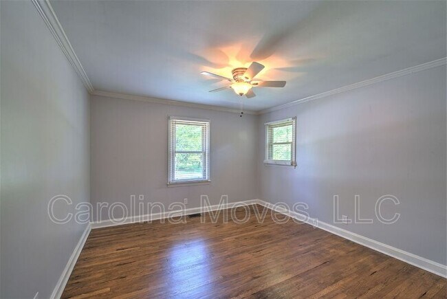 Building Photo - 119 Windemere Dr
