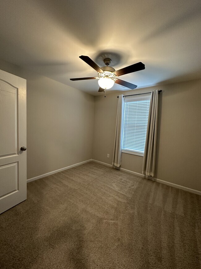 Building Photo - 117 Courtland Dr