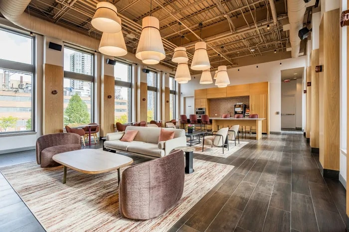 Building Photo - 351 N Desplaines St