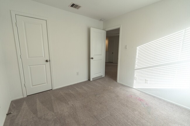 Building Photo - 27006 Breakaway Ln