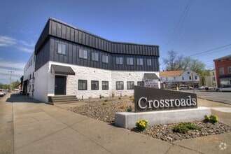 Building Photo - Industrial 1 BD near Warren St!