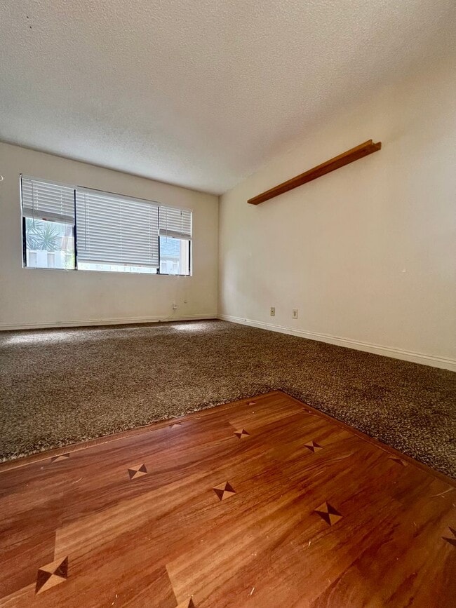 Building Photo - Desirable 3/2/2 2-Story Single Family Residence