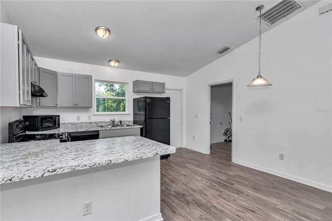 Building Photo - 5936 NW 56th Pl