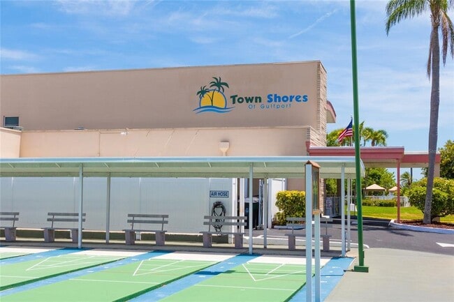 Building Photo - 5900 Shore Blvd S