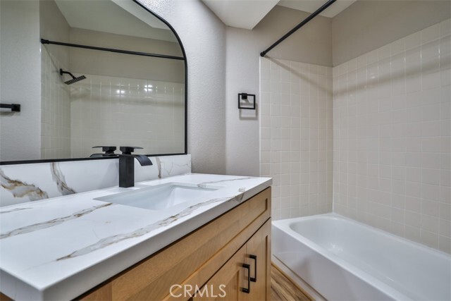 Building Photo - 176 Cll Renata