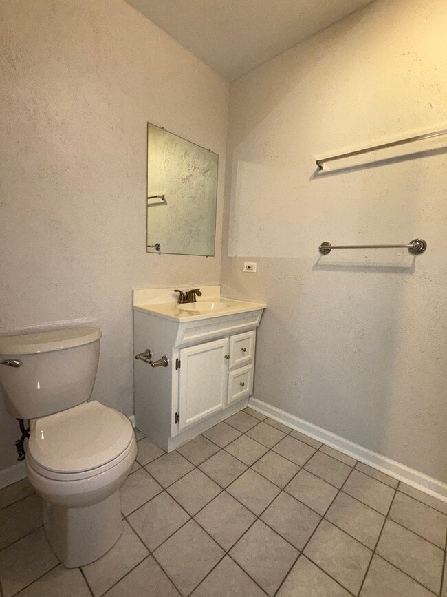 Building Photo - 9204 Drummond Dr