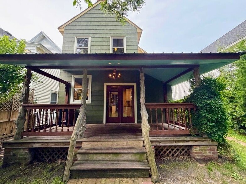 Building Photo - 611 Randolph Ave