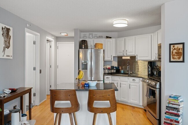 Building Photo - 545 N Dearborn St