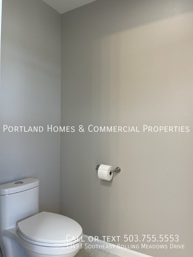 Building Photo - 13493 SE Rolling Meadows Dr
