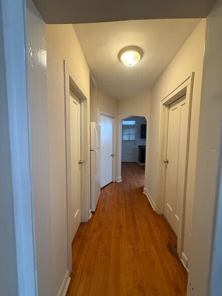 Building Photo - 5207 S Artesian Ave