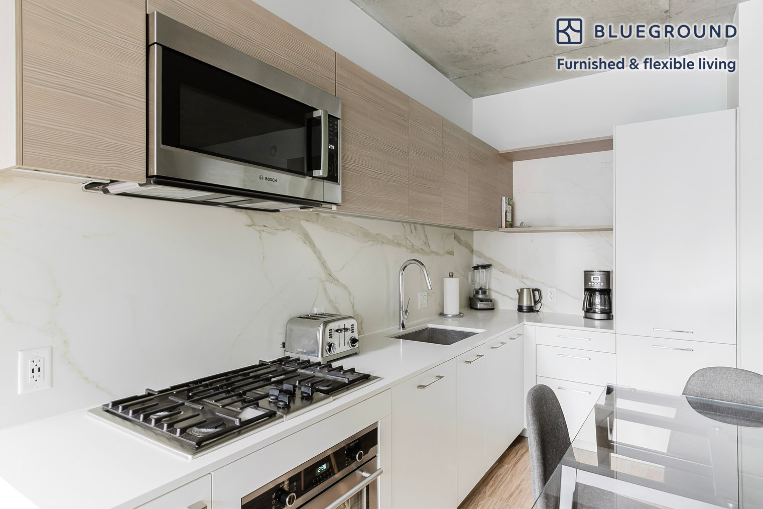 Building Photo - 165 N Desplaines St