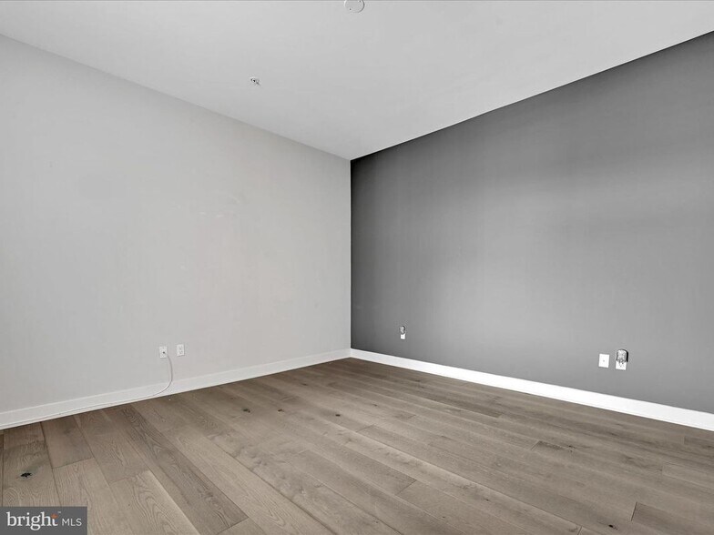 Building Photo - 575 S Goddard Blvd