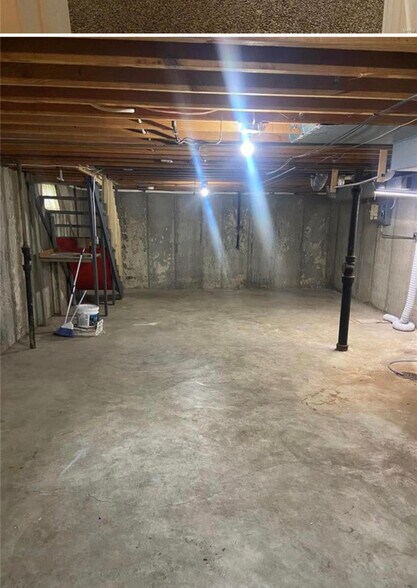 Building Photo - 900 Saint Joseph St