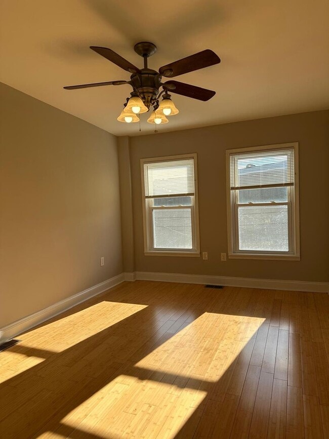 Building Photo - 3 Bedroom Rowhome in Pigtown