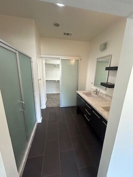 Building Photo - 7041 Cayuga Way