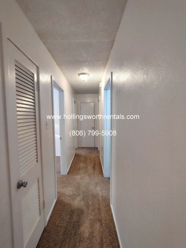 Building Photo - Cute 3 Bed 1 bath house
