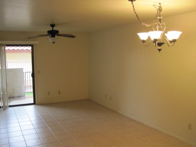 Building Photo - 715 S Ext Rd
