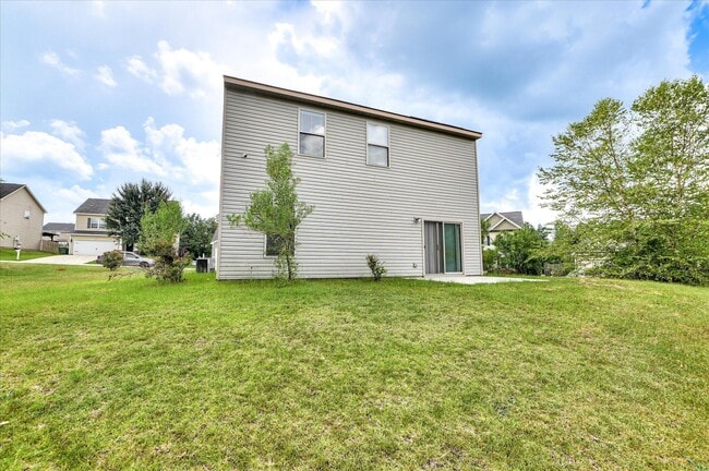 Building Photo - 880 Westlawn Dr