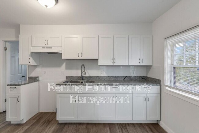 Building Photo - 9746 Diamond Dr