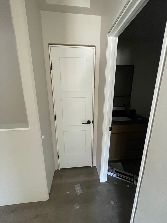 Building Photo - 7404 N Paw St