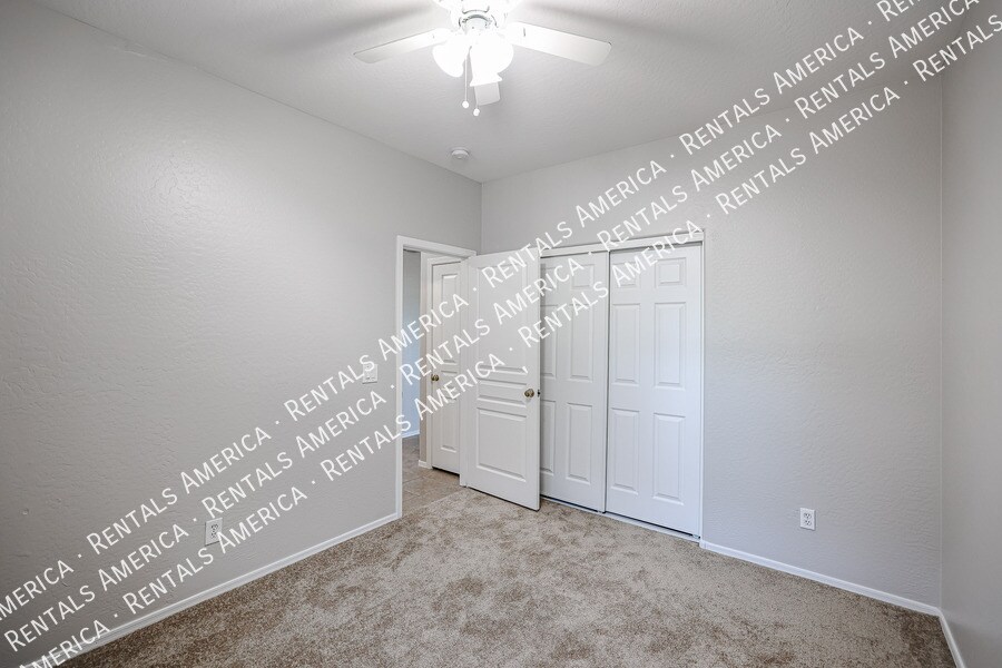 Building Photo - 7012 W Alta Vista Rd