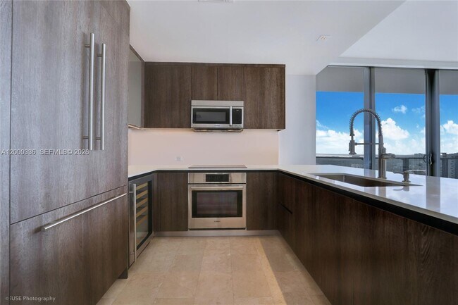 Building Photo - 88 SW 7th St