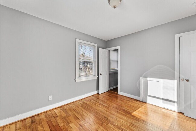 Building Photo - 108 E Magruder St