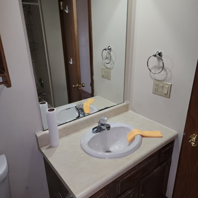 Building Photo - 7512 E 17th St N