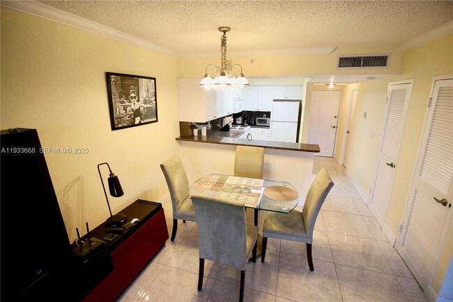 Building Photo - 2501 S Ocean Dr