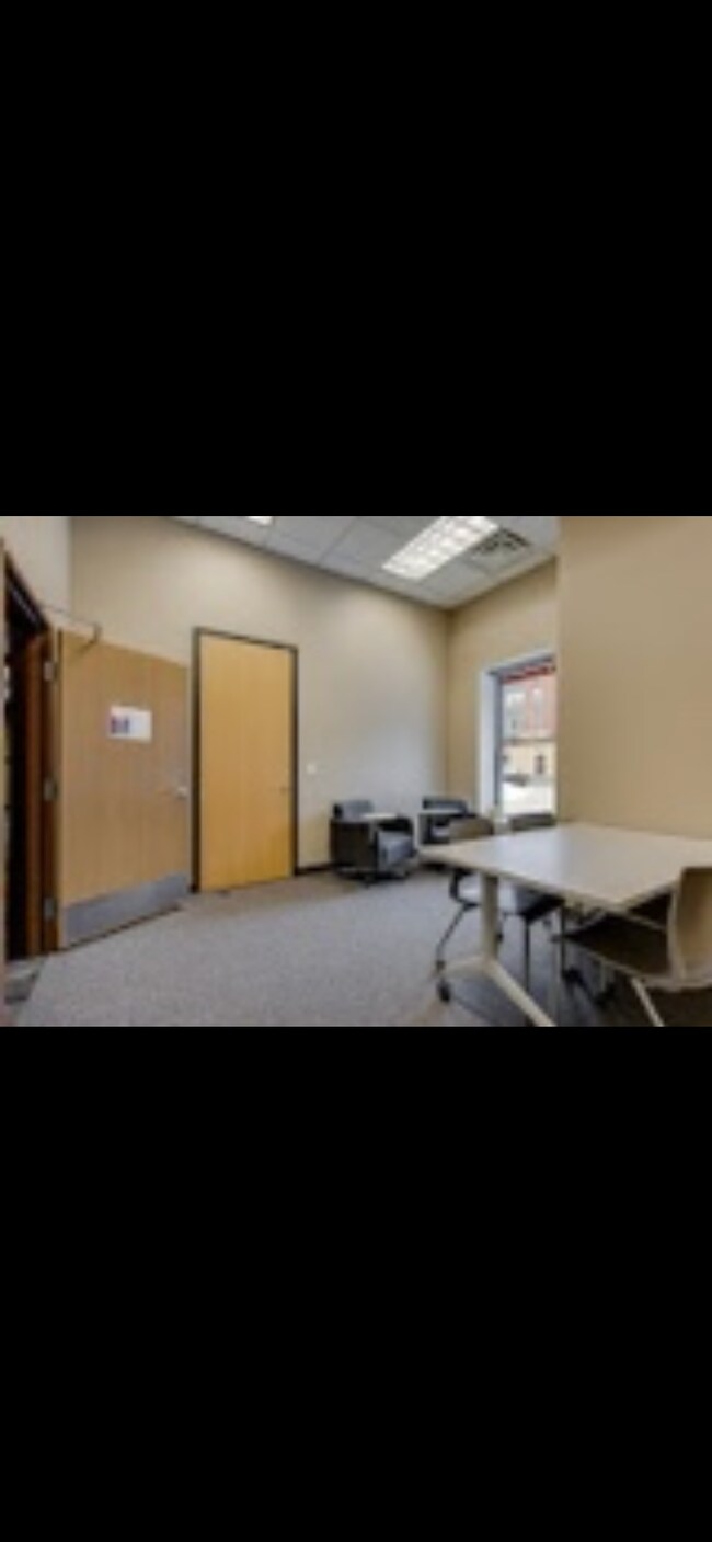 Building Photo - 340 6th Ave S