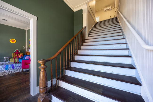 Building Photo - 9 S Main St