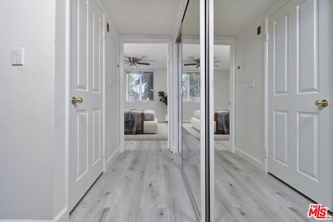 Building Photo - 4501 Cedros Ave